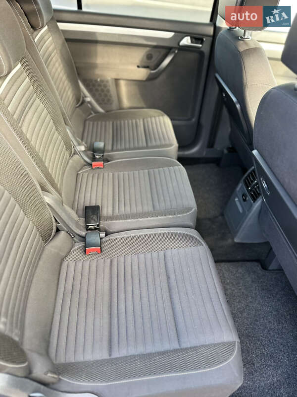 Мінівен Volkswagen Touran 2015 в Луцьку