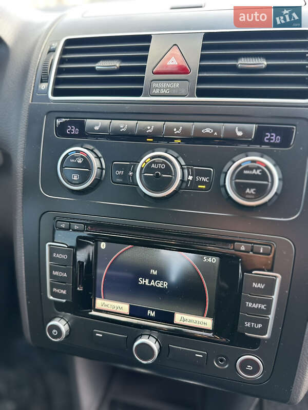 Мінівен Volkswagen Touran 2015 в Луцьку