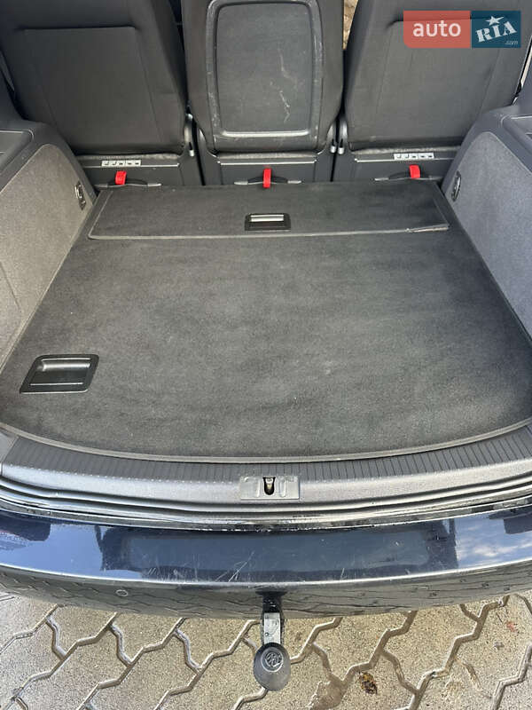 Мінівен Volkswagen Touran 2015 в Луцьку