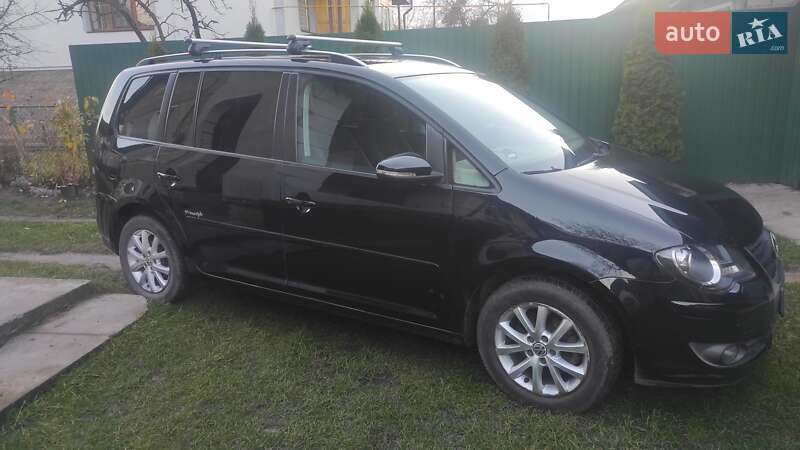 Минивэн Volkswagen Touran 2010 в Львове