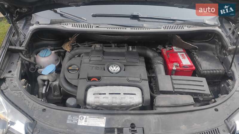 Минивэн Volkswagen Touran 2010 в Львове