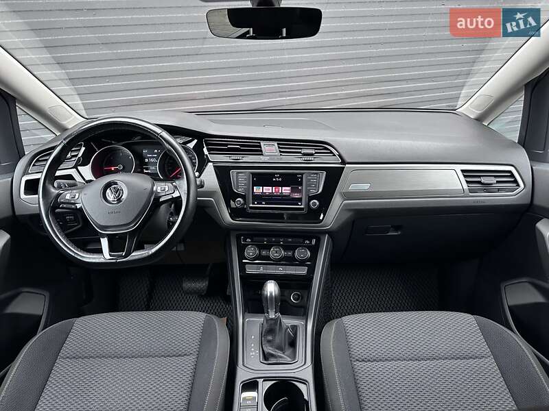 Мікровен Volkswagen Touran 2016 в Кам'янському
