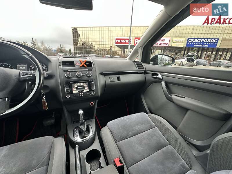 Минивэн Volkswagen Touran 2013 в Киеве