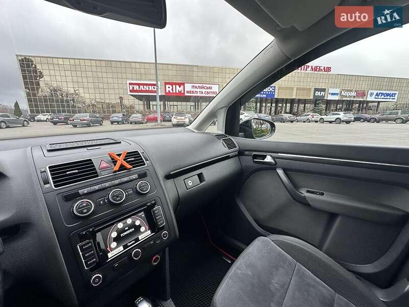 Минивэн Volkswagen Touran 2013 в Киеве