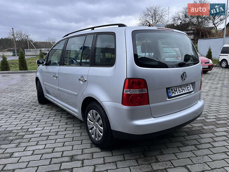 Минивэн Volkswagen Touran 2005 в Малине фото 15 Минивэн Volkswagen Touran 2005 в Малине