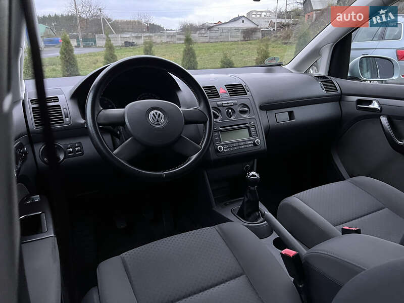 Минивэн Volkswagen Touran 2005 в Малине фото 34 Минивэн Volkswagen Touran 2005 в Малине