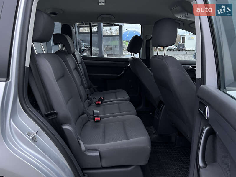 Минивэн Volkswagen Touran 2005 в Малине фото 39 Минивэн Volkswagen Touran 2005 в Малине