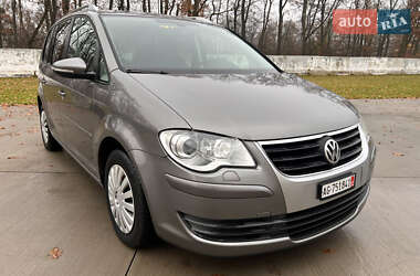 Мінівен Volkswagen Touran 2010 в Луцьку