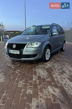 Мінівен Volkswagen Touran 2007 в Сарнах