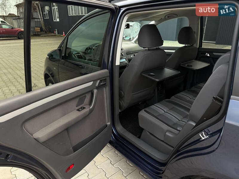 Минивэн Volkswagen Touran 2012 в Харькове