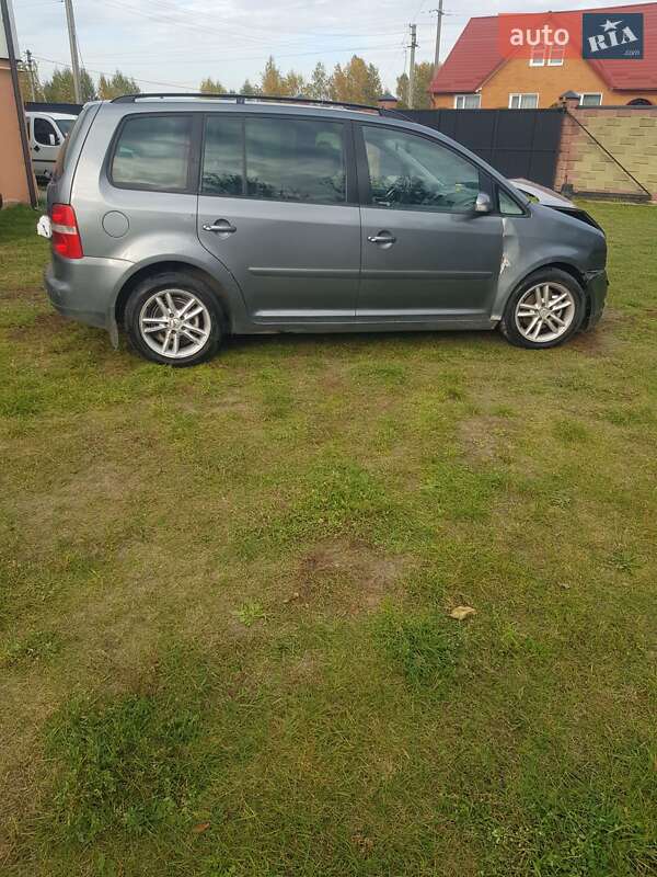 Минивэн Volkswagen Touran 2004 в Ратным фото 8 Минивэн Volkswagen Touran 2004 в Ратным