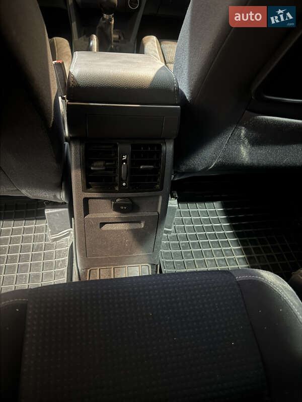 Минивэн Volkswagen Touran 2009 в Тернополе