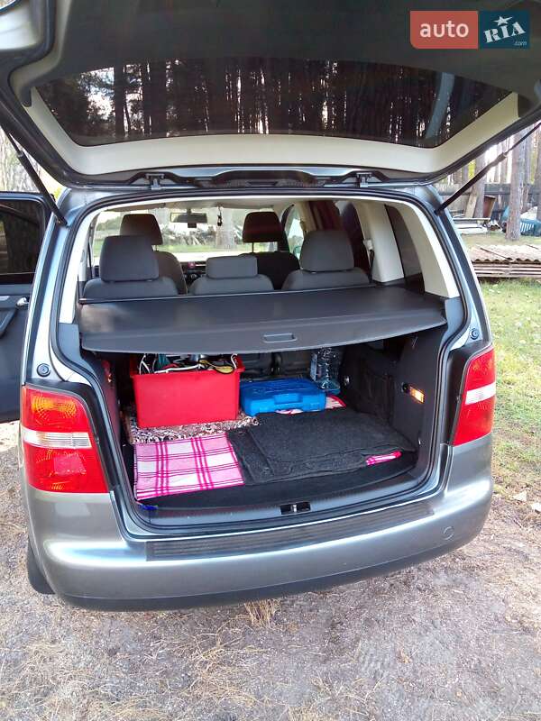 Минивэн Volkswagen Touran 2006 в Цумани фото 9 Минивэн Volkswagen Touran 2006 в Цумани