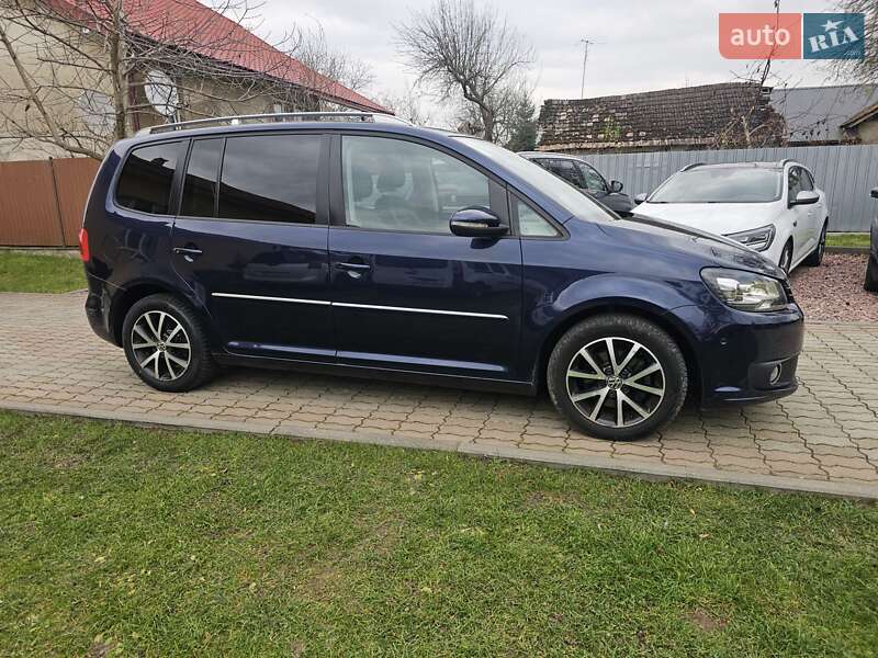 Минивэн Volkswagen Touran 2012 в Стрые