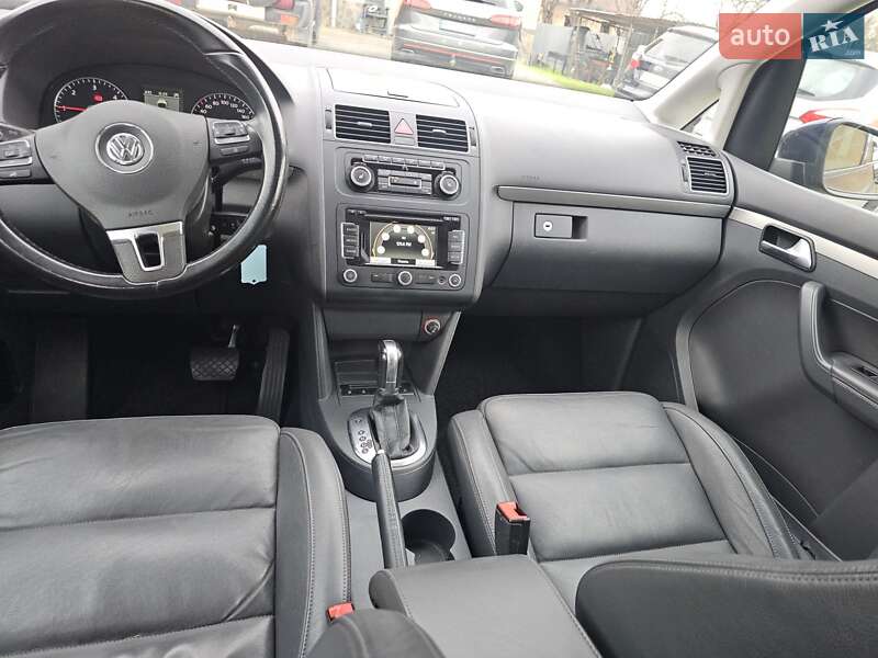 Минивэн Volkswagen Touran 2012 в Стрые