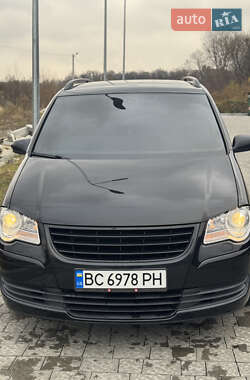 Минивэн Volkswagen Touran 2008 в Львове