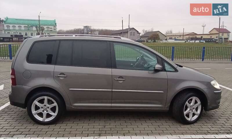 Минивэн Volkswagen Touran 2010 в Нововолынске фото 4 Минивэн Volkswagen Touran 2010 в Нововолынске