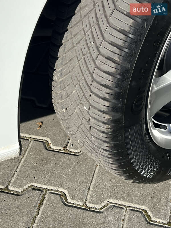 Микровэн Volkswagen Touran 2020 в Тернополе