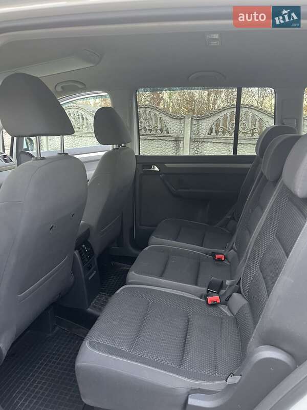 Мінівен Volkswagen Touran 2010 в Калуші фото 4 Мінівен Volkswagen Touran 2010 в Калуші