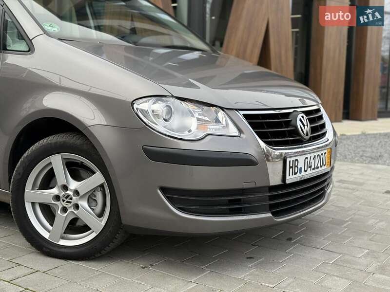 Минивэн Volkswagen Touran 2007 в Белой Церкви