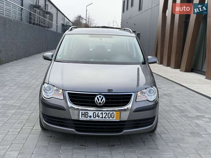 Минивэн Volkswagen Touran 2007 в Белой Церкви