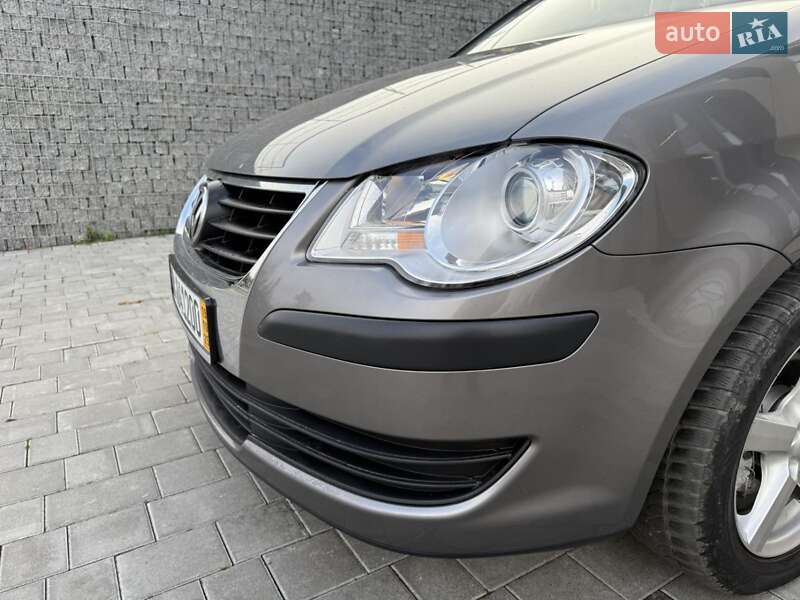 Минивэн Volkswagen Touran 2007 в Белой Церкви