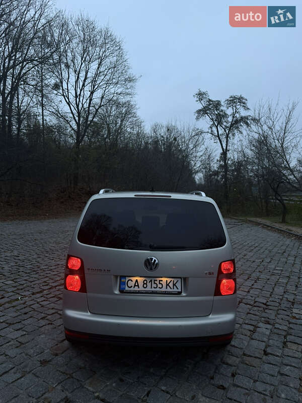 Минивэн Volkswagen Touran 2009 в Киеве