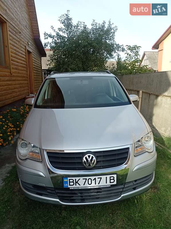 Мінівен Volkswagen Touran 2007 в Костопілі