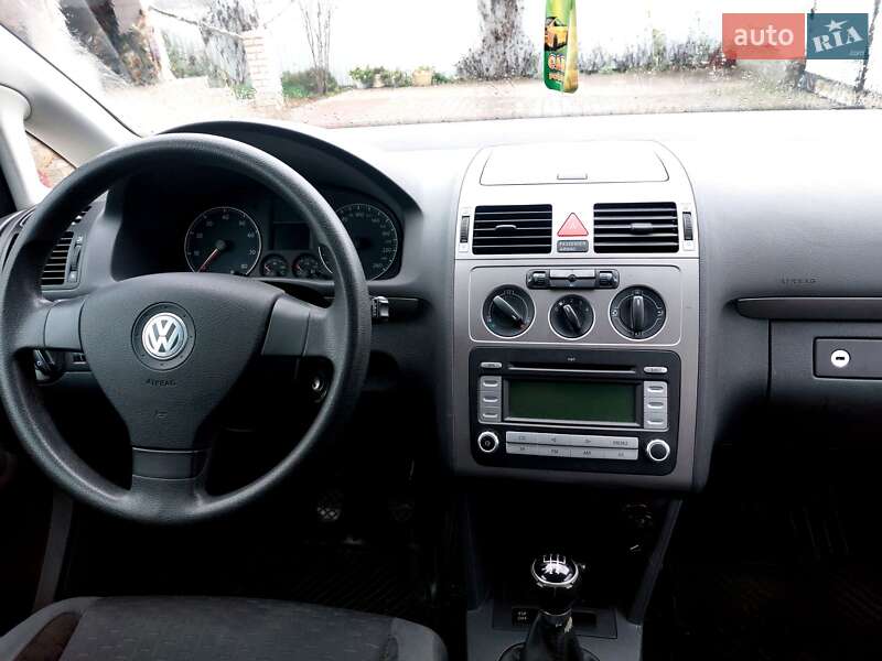 Мінівен Volkswagen Touran 2007 в Чернівцях фото 21 Мінівен Volkswagen Touran 2007 в Чернівцях