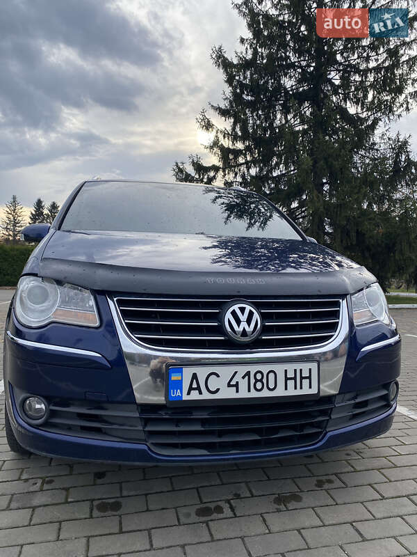 Минивэн Volkswagen Touran 2007 в Луцке