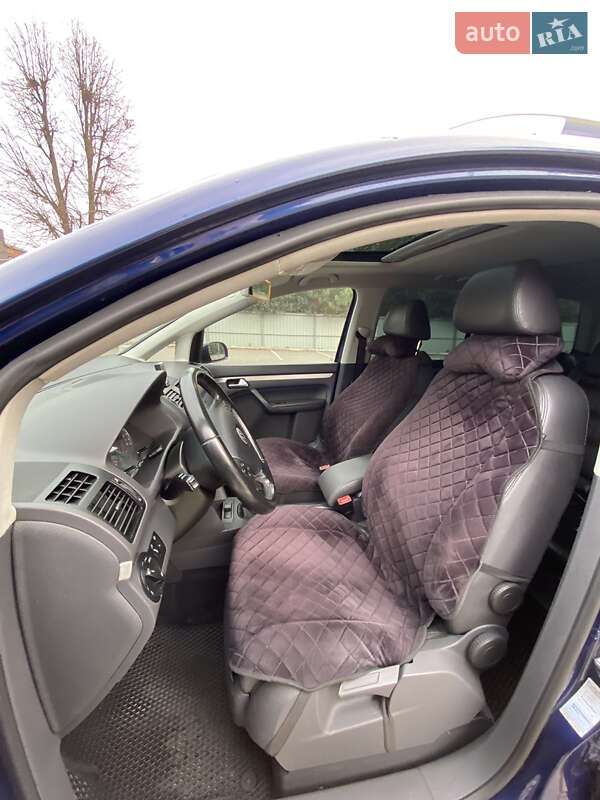 Минивэн Volkswagen Touran 2007 в Луцке