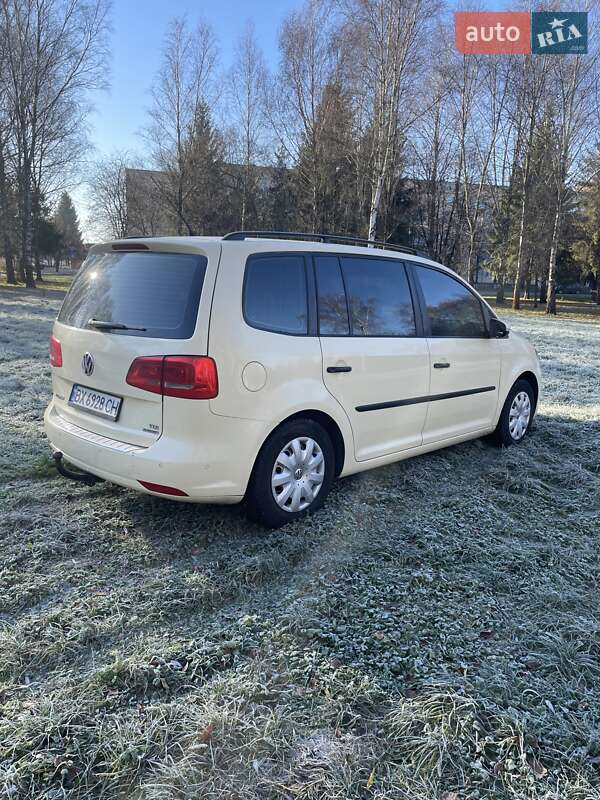 Минивэн Volkswagen Touran 2013 в Староконстантинове
