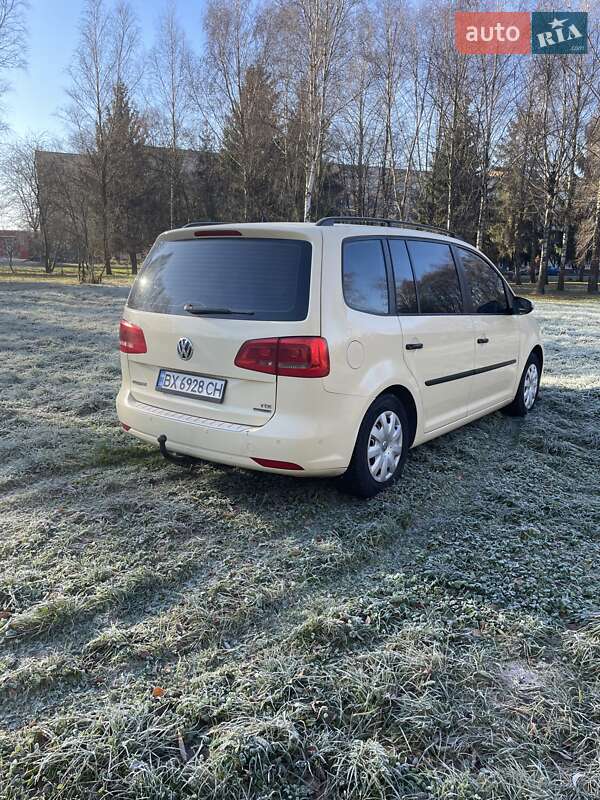 Минивэн Volkswagen Touran 2013 в Староконстантинове
