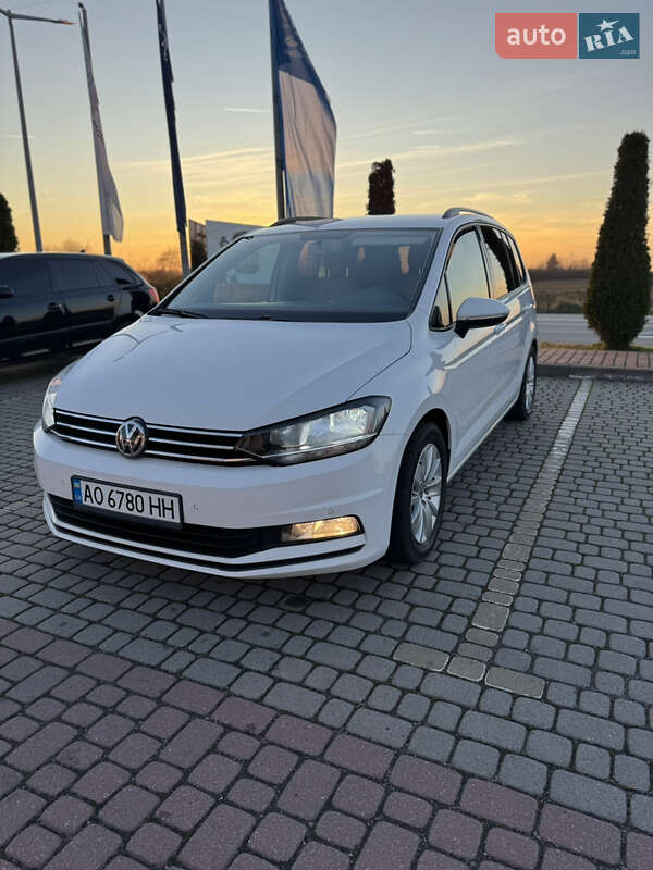 Микровэн Volkswagen Touran 2015 в Виноградове