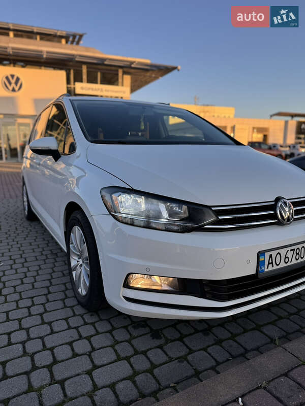 Микровэн Volkswagen Touran 2015 в Виноградове