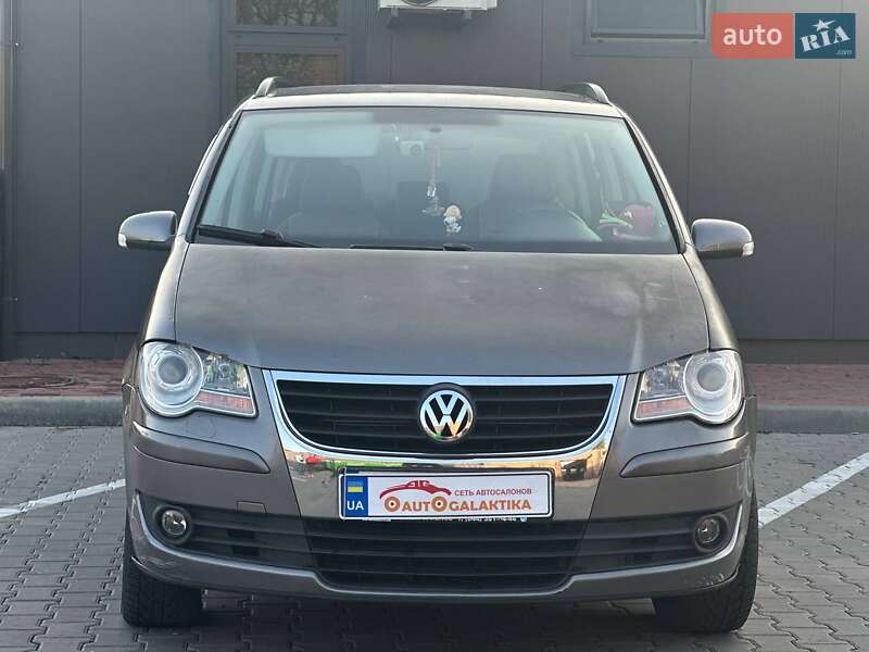 Минивэн Volkswagen Touran 2009 в Одессе