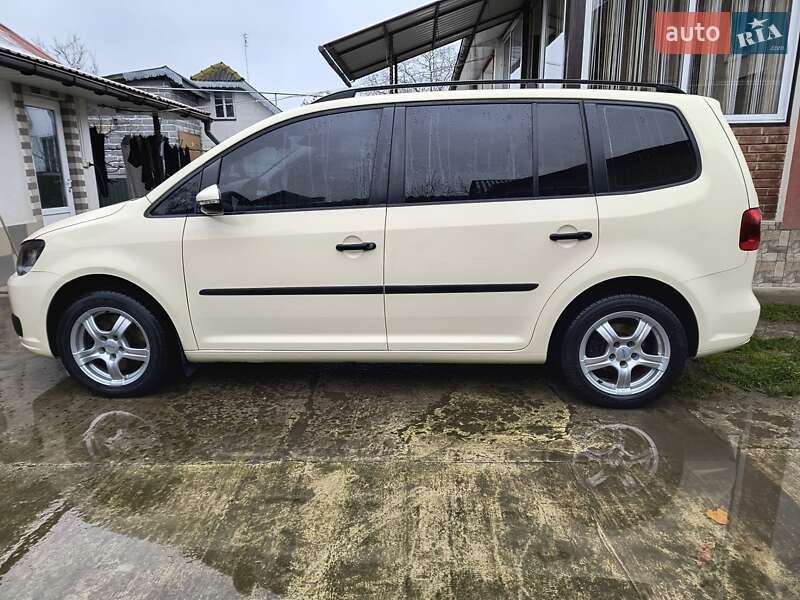 Минивэн Volkswagen Touran 2013 в Ивано-Франковске