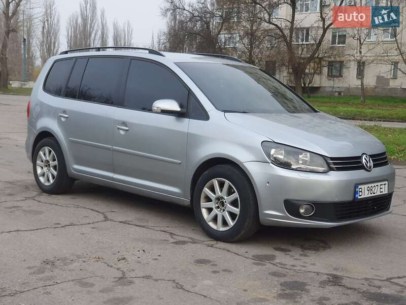 Минивэн Volkswagen Touran 2011 в Кременчуге