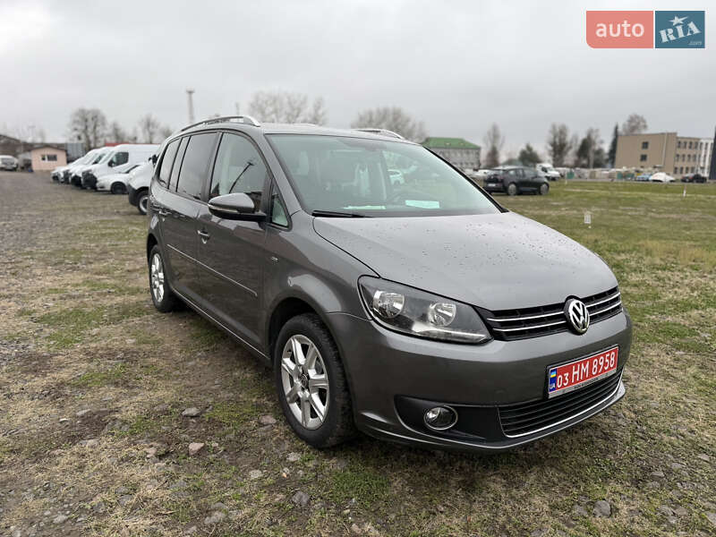 Минивэн Volkswagen Touran 2015 в Нововолынске