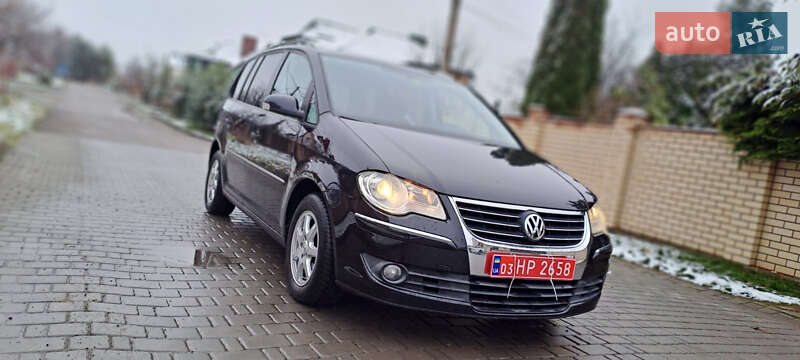 Минивэн Volkswagen Touran 2007 в Рожище