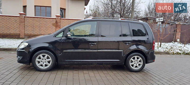 Минивэн Volkswagen Touran 2007 в Рожище