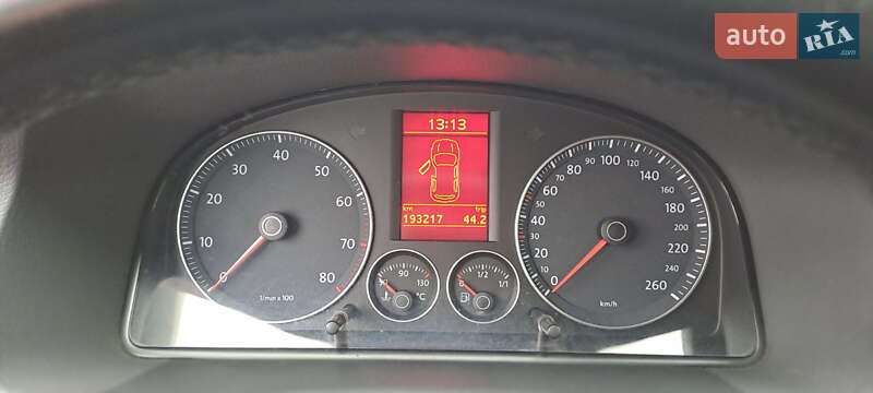 Минивэн Volkswagen Touran 2007 в Рожище