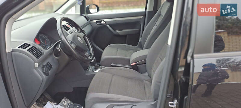 Минивэн Volkswagen Touran 2007 в Рожище