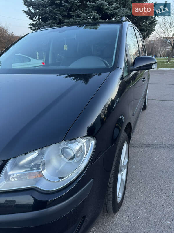 Минивэн Volkswagen Touran 2008 в Ровно