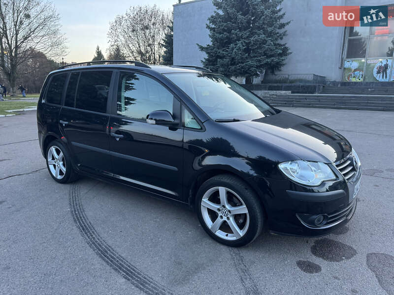 Минивэн Volkswagen Touran 2008 в Ровно