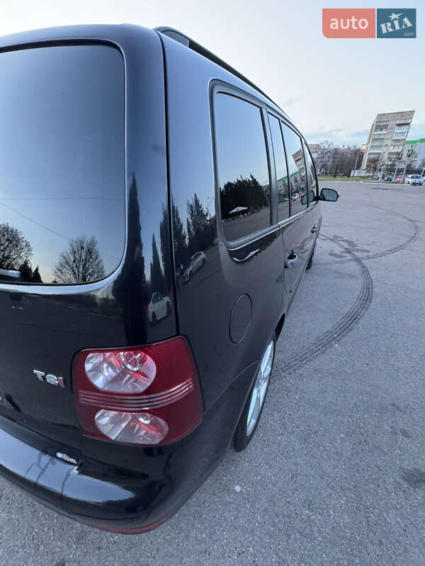 Минивэн Volkswagen Touran 2008 в Ровно