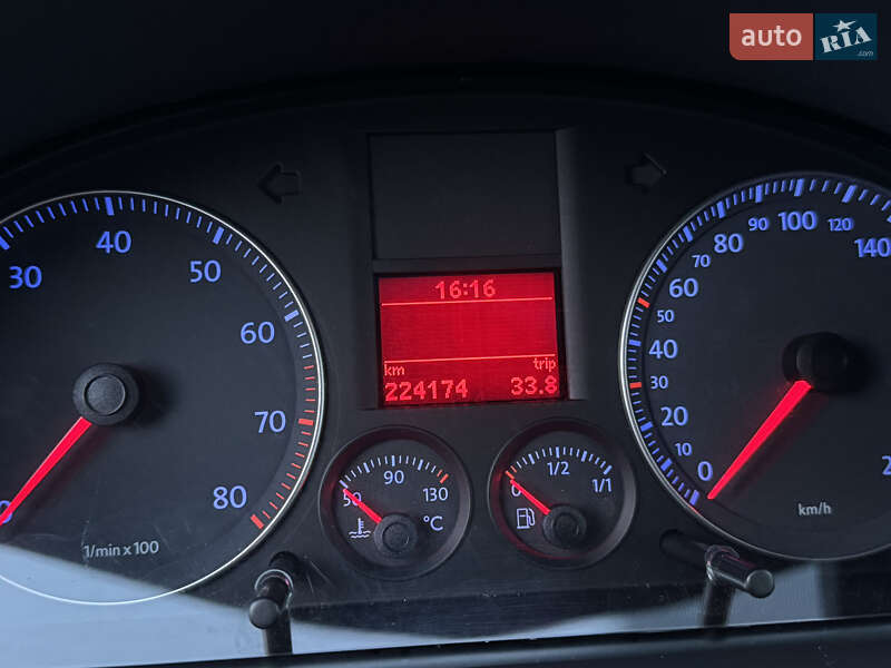 Минивэн Volkswagen Touran 2008 в Ровно