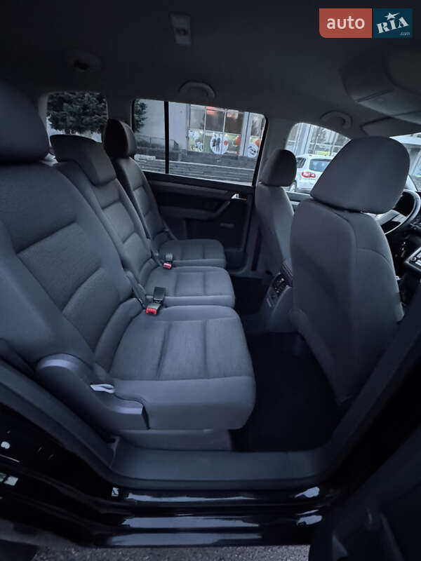 Минивэн Volkswagen Touran 2008 в Ровно