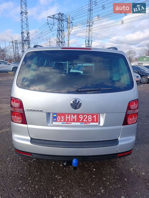 Минивэн Volkswagen Touran 2007 в Луцке