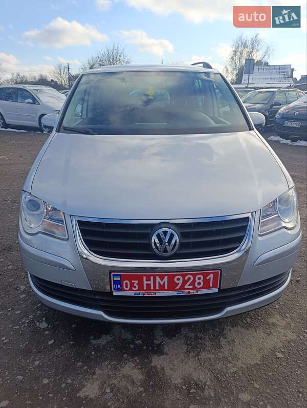 Минивэн Volkswagen Touran 2007 в Луцке